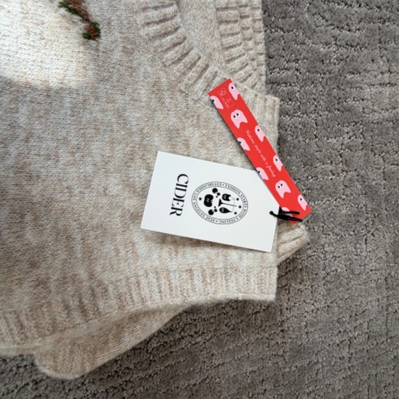 Sweater Vest - Picture 4 of 6